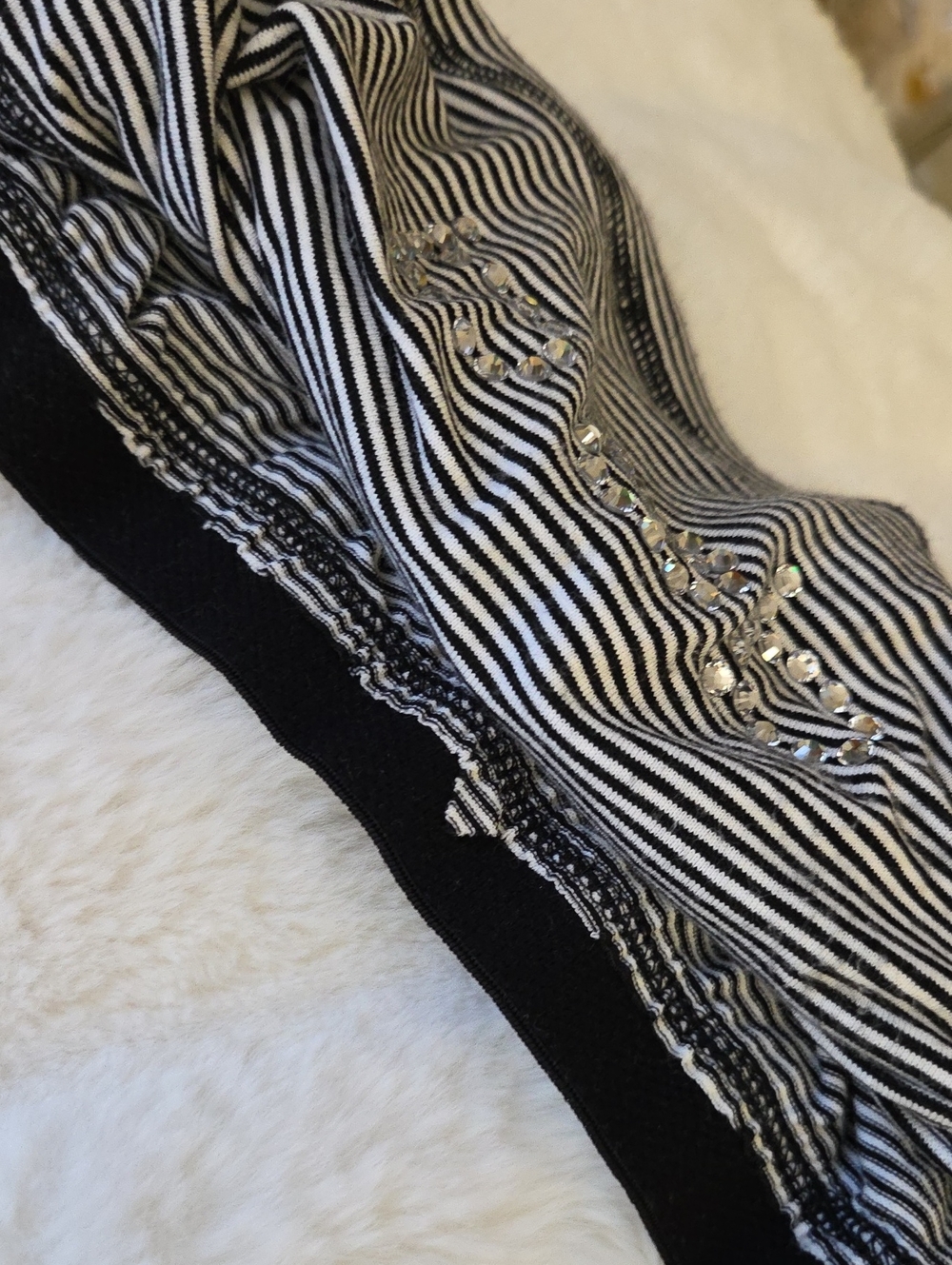 Y2k vintage authentic Bebe Logo Black and White Striped Rhinestone Tube Top - Picture 5 of 7